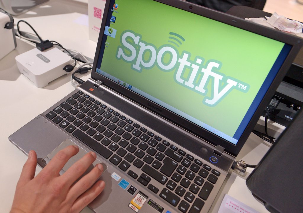 Les plate-formes comme Spotify, Napster, Deezer prennent peu à peu le dessus sur les outils de téléchargement.
