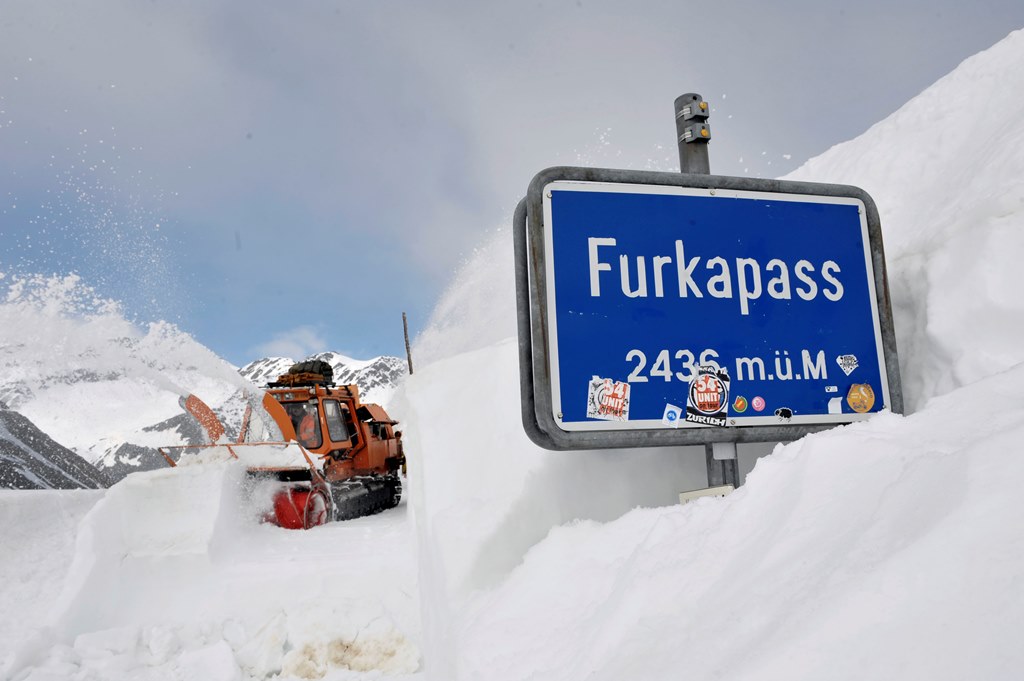 Cette année, le risque d'avalanche est trop important pour espérer ouvrir le Col de la Furka dans les temps.