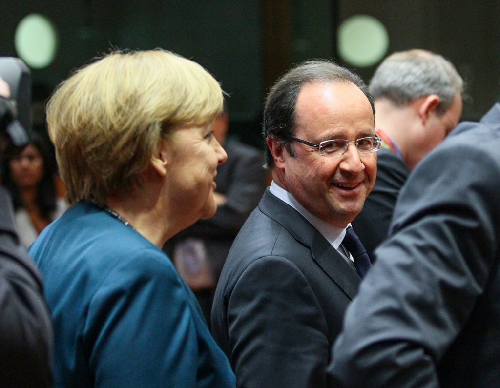 La chancelière allemande Angela Merkel rencontre jeudi à Paris le président français François Hollande pour l'adoption d'une motion sur la croissance et l'emploi.