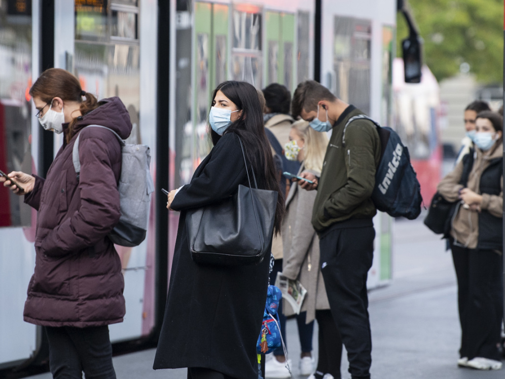 Le port du masque doit encore davantage s'étendre.