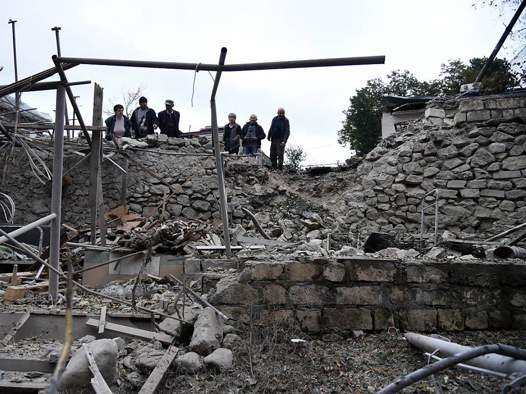 Le ministère des Affaires étrangères des indépendantistes du Karabakh a indiqué que leur capitale, Stepanakert, peuplée de 50'000 habitants, avait été visée par "des tirs de roquettes intensifs".