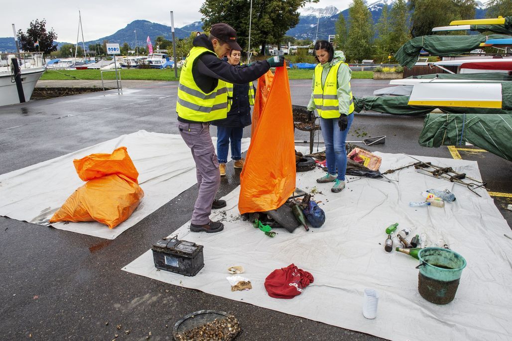 L'action de nettoyage du Léman a permis d'extraire déchets et détritus variés samedi au port du Bouveret.