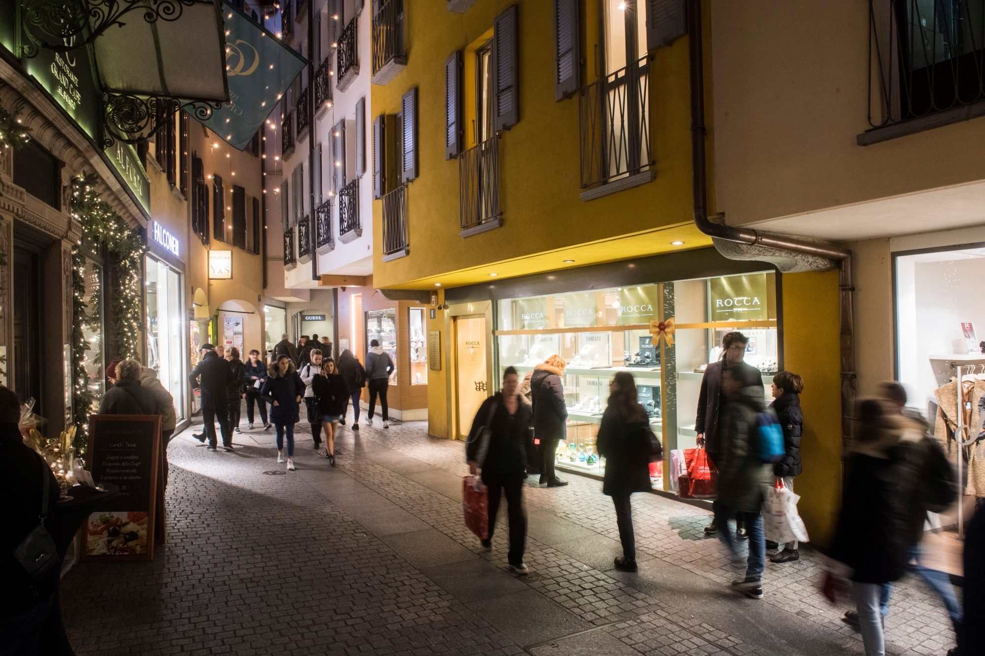 Le Tessin (ici Lugano) est un centre de mode très important en Suisse.