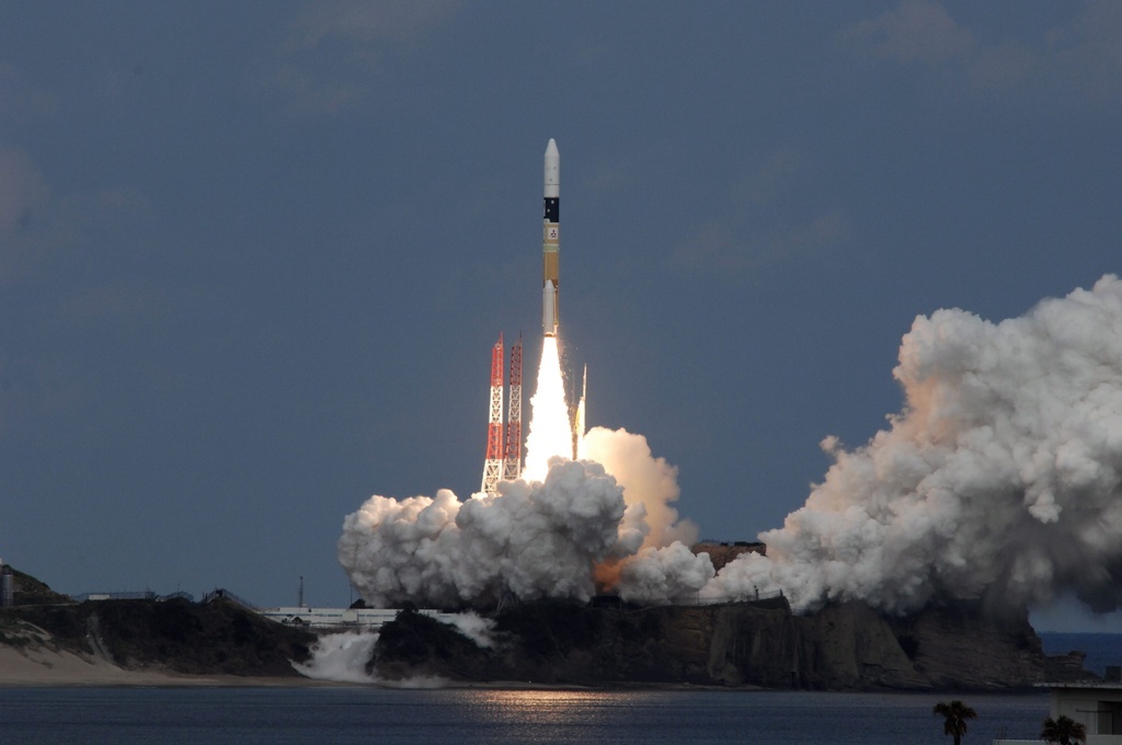 La sonde japonaise Hayabusa 2 (ici lors de son lancement en 2014) a récolté des échantillons sur un astéroïde pour tenter d'apporter des réponses sur le mystère de la création de notre système solaire.