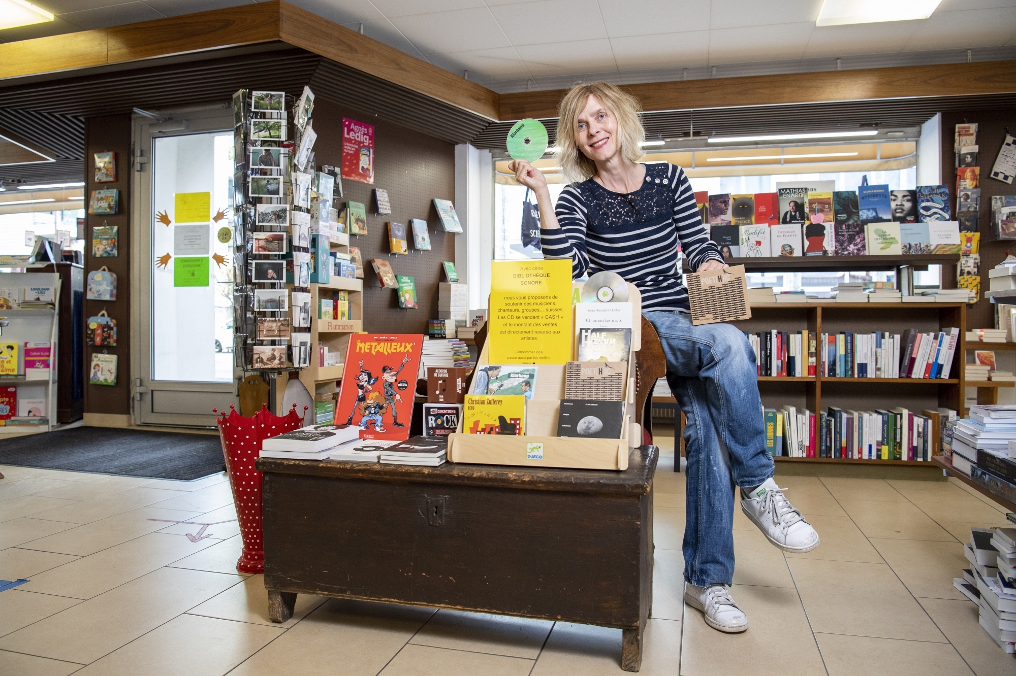 Nathalie Romanens, libraire responsable de la bibliothèque sonore, est prête à réceptionner les disques des artistes intéressés par la démarche.