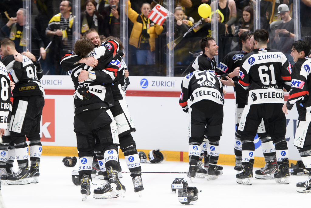 Grâce à cette victoire, la 19e en 22 parties, les hommes de Gary Sheehan reviennent à trois points de Langenthal et à dix longueurs du leader Kloten (archives).