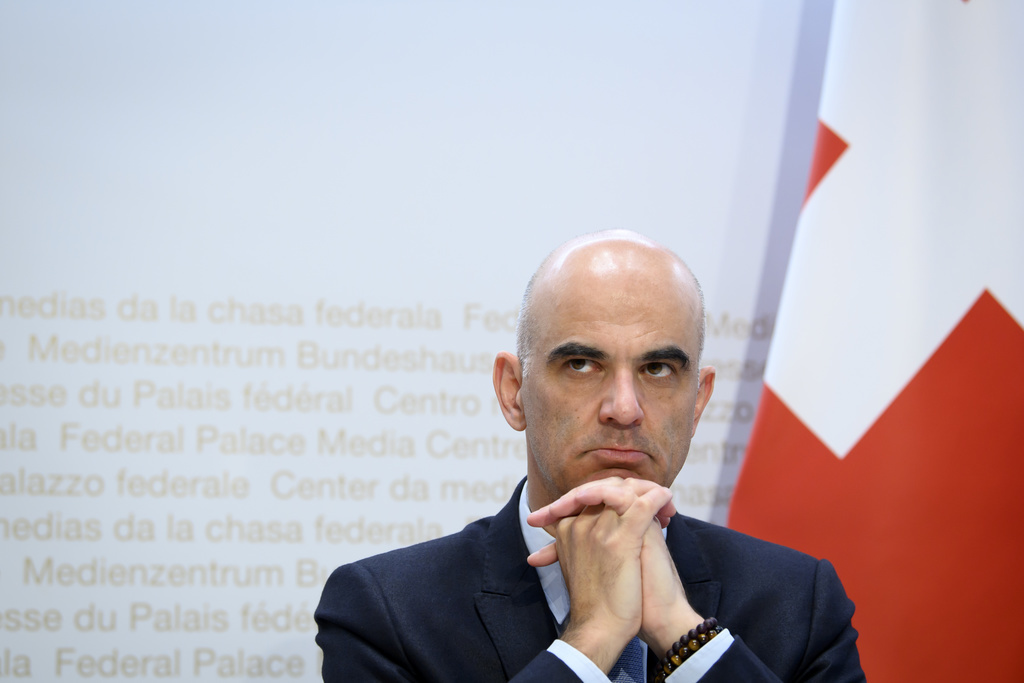 Bundesrat Alain Berset an einer Medienkonferenz zur Covid-19 Situation, am Montag, 14. Dezember 2020, im Medienzentrum Bundeshaus, in Bern. (KEYSTONE/Anthony Anex)