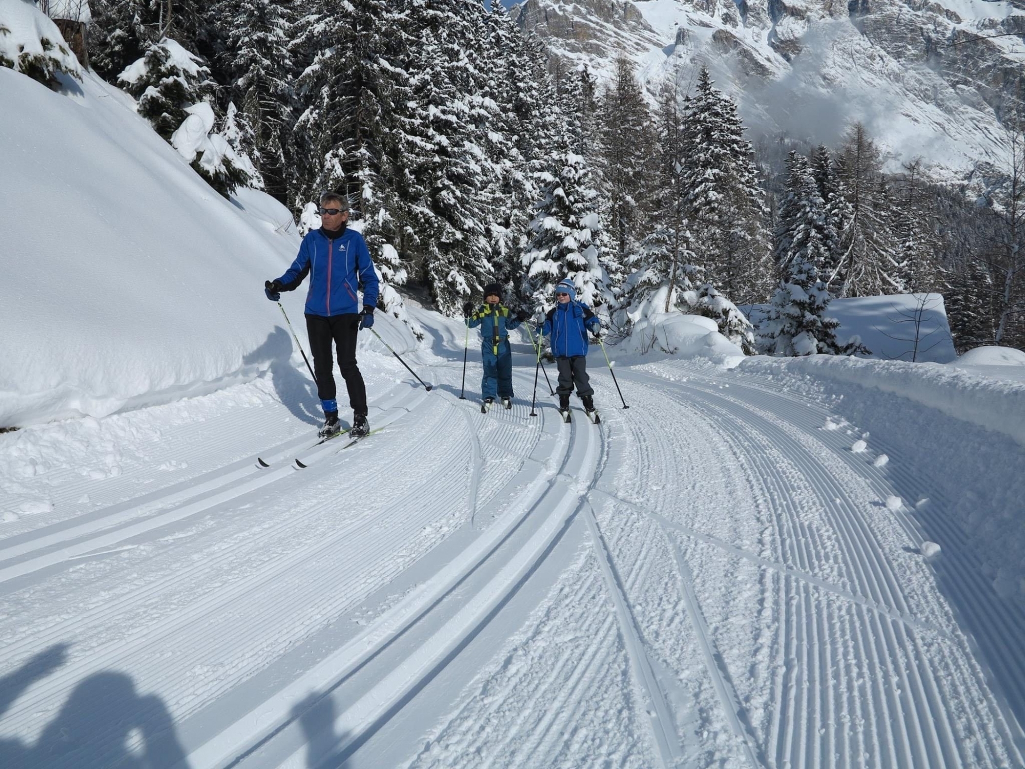 A Ovronnaz, une initiation au ski de fond pour petits et grands est proposée le samedi matin.