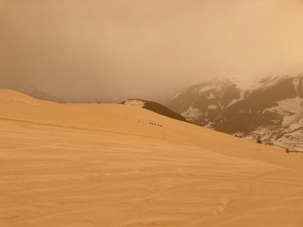 Le Valais a été traversé par plusieurs vagues de sable provenant du Sahara.