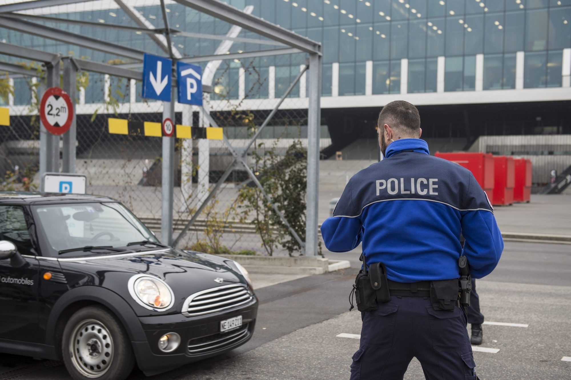 La police neuchâteloise (image d'illustration) poursuit son enquête, après l'attaque à l'acide de jeudi dernier.