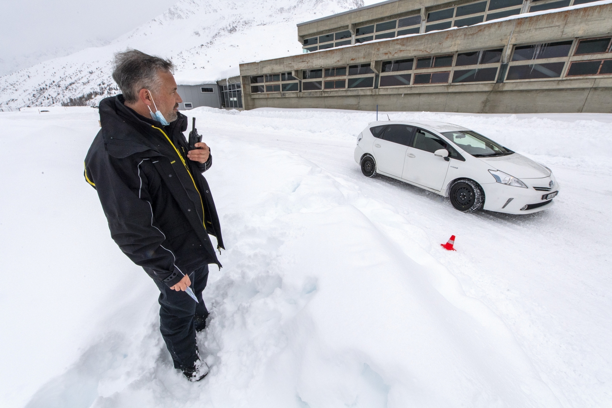 Depuis vingt-cinq ans, le TCS propose des cours de conduite sur neige et glace sur sa piste de Bourg-Saint-Bernard. Un anniversaire marqué par plusieurs nouveautés.