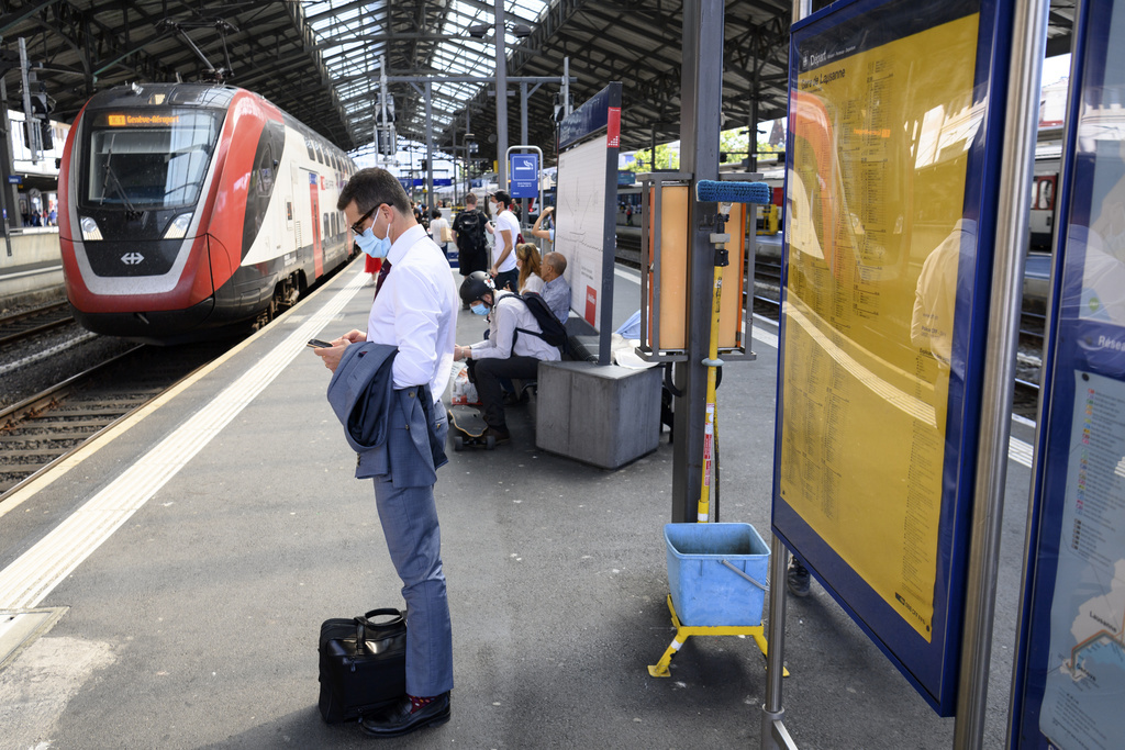 La baisse du trafic international de passagers a pour sa part été de 51,2%, en raison des restrictions de voyage et des réductions de services (illustration).