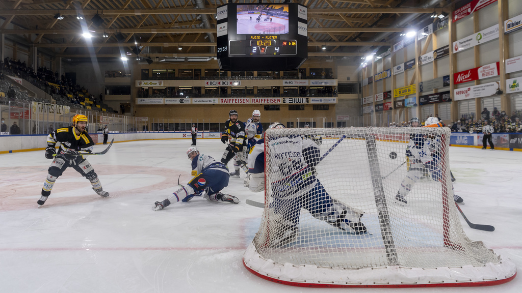 Philip-Michael Devos et les Ajoulots ont créé la surprise en éliminant Kloten de la course à la promotion.