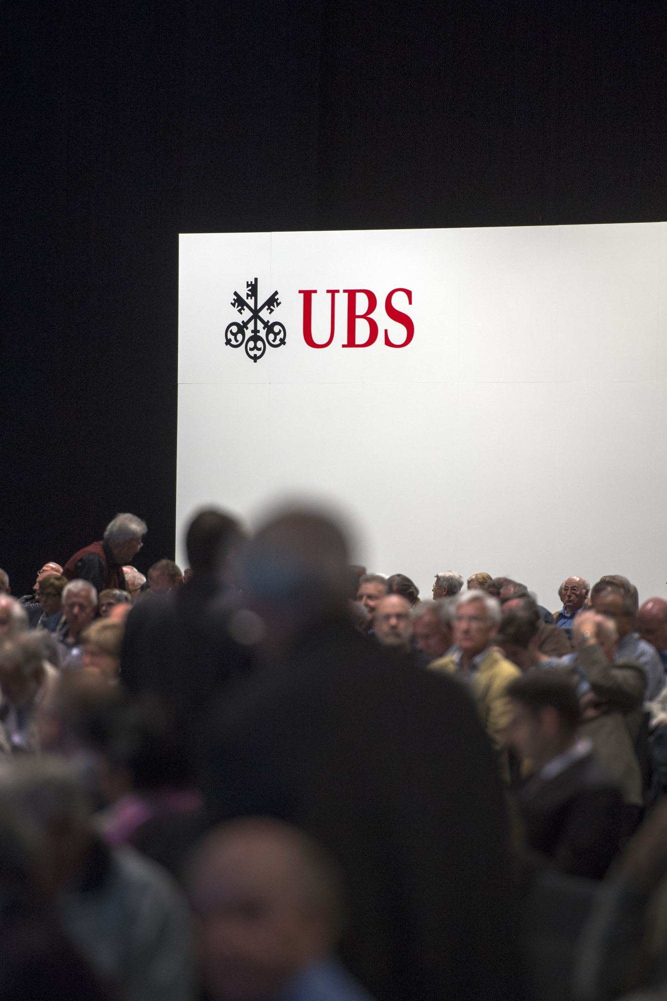 The general assembly of the UBS Group AG in Basel, Switzerland, on Thursday, May 7, 2015. (KEYSTONE/Georgios Kefalas)