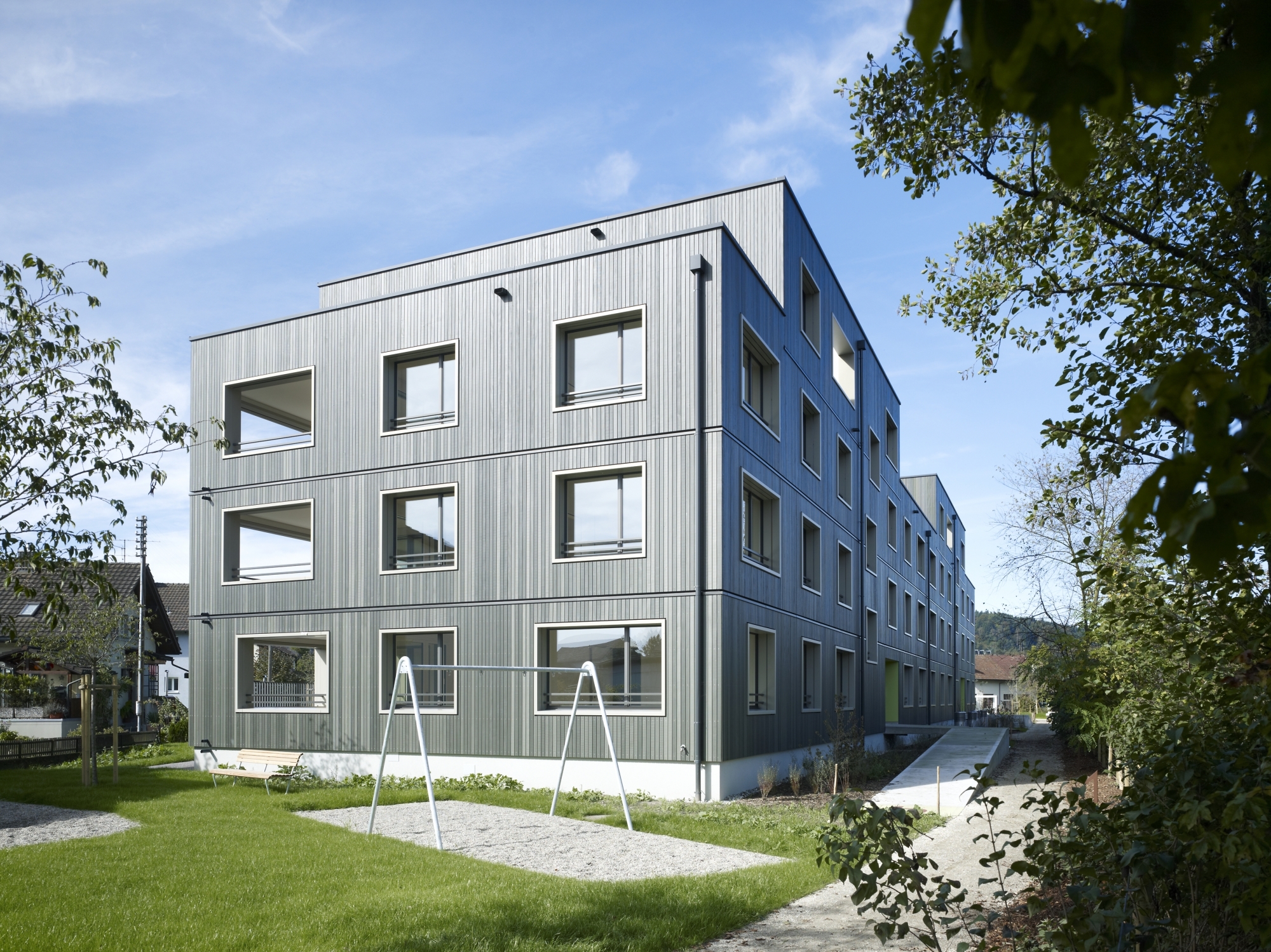 La «Swisswoodhouse» se révèle à la fois flexible et écologique, puisque ses modules sont fabriqués en bois suisse.