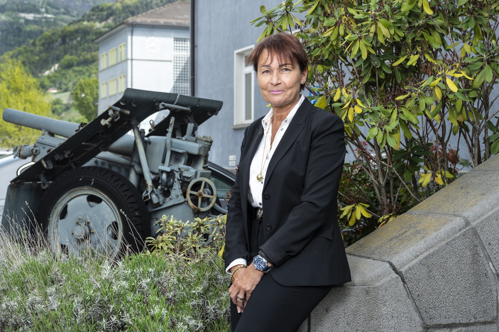 Après avoir œuvré dans le domaine de la sécurité pour la ville de Monthey et au sein d'une grande entreprise privée, Marie Claude Noth-Ecœur accède à la tête du Service de la protection civile et militaire du canton. Une montée en grade, comme elle en a connu de nombreuses dans sa carrière.