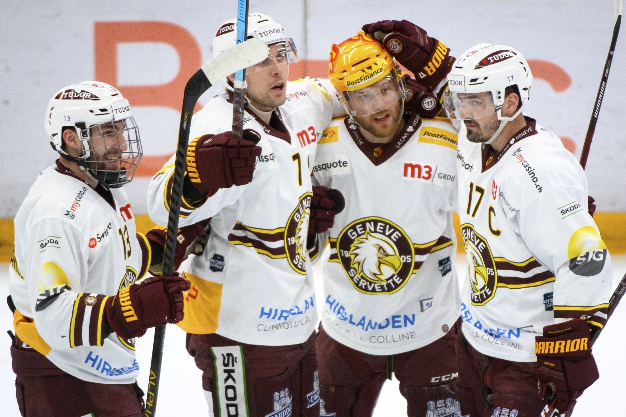 Après avoir écarté Fribourg en quarts de finale, Mathieu Vouillamoz (tout à gauche) et Arnaud Jacquemet (tout à droite) espèrent en faire de même en demis, face aux ZSC Lions.