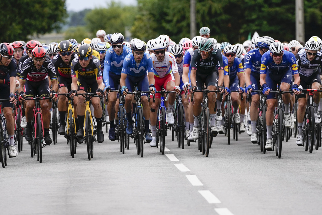 Merlier gagne la 3e étape, van der Poel toujours en jaune.
