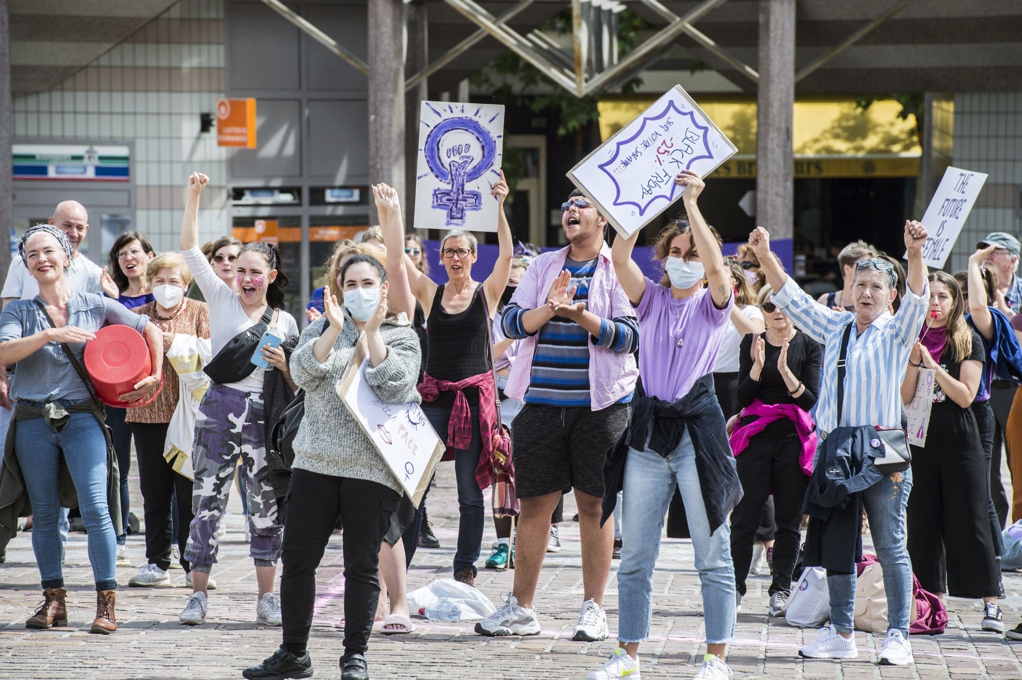 Après la grève des femmes du 14 juin 2020, les Valaisannes vont faire entendre leur voix à Berne en octobre 2021.