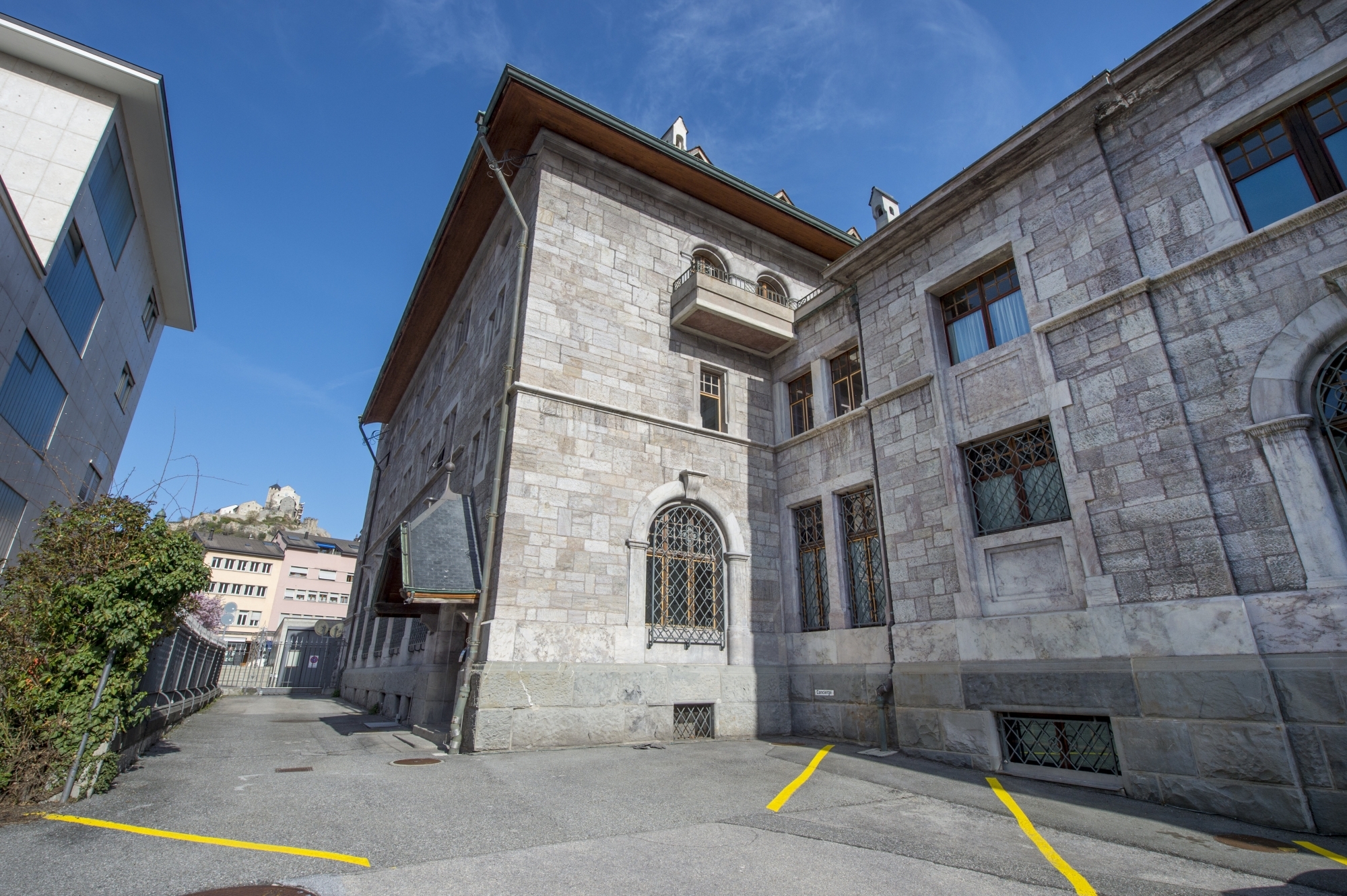 Le Ministère public valaisan, ici à la rue des Vergers à Sion, a prononcé l'an dernier 600 condamnations liées à des infractions commises dans le cadre de la pandémie Covid-19.