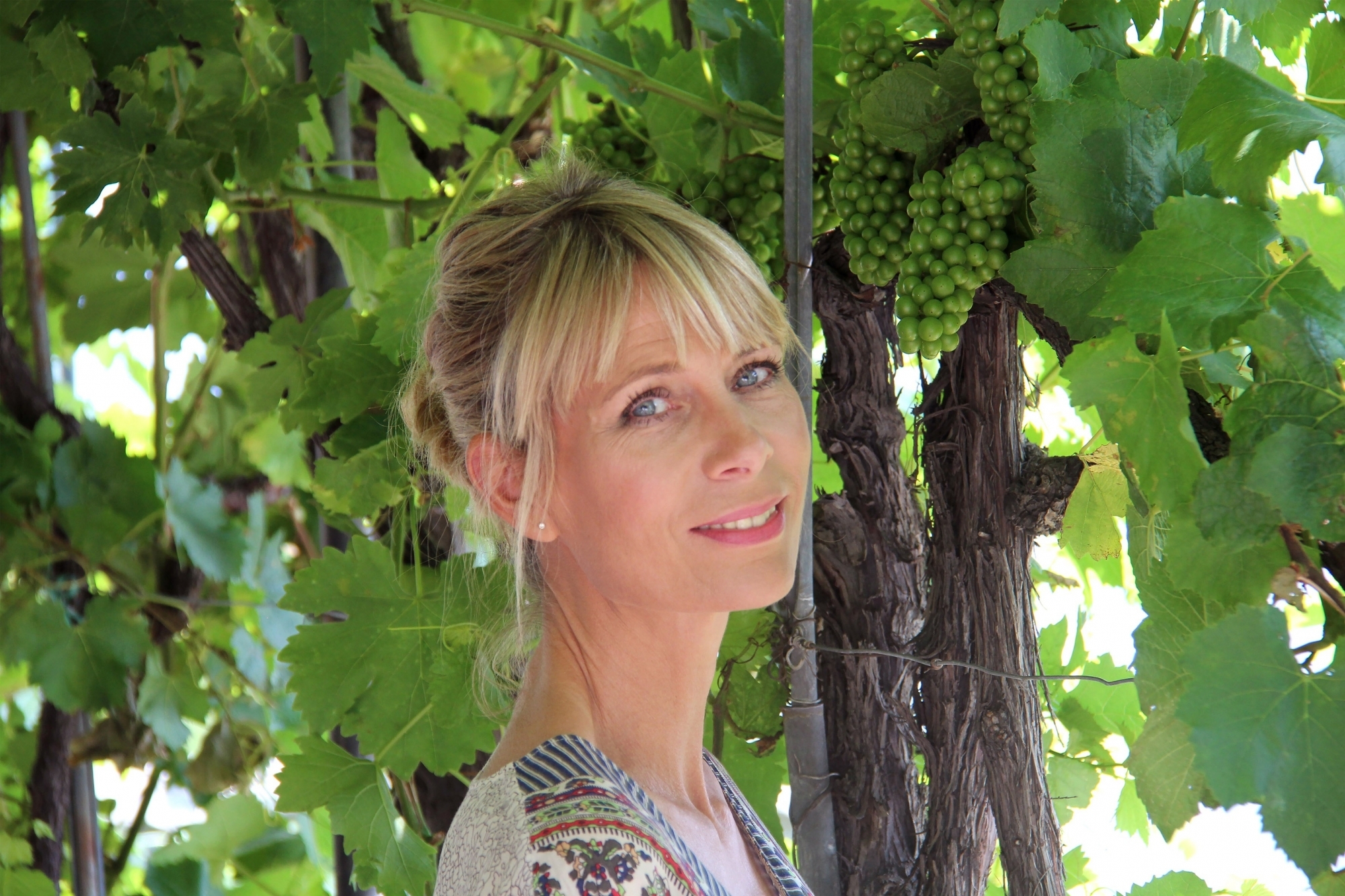 Natalie Sbaï se réjouit de découvrir davantage le monde viticole valaisan.