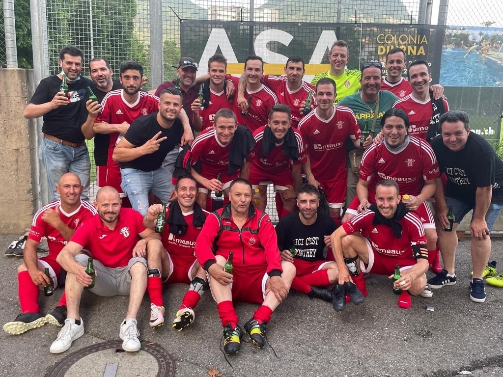 La joie du FC Conthey, tombeur du FC Lugano samedi. 