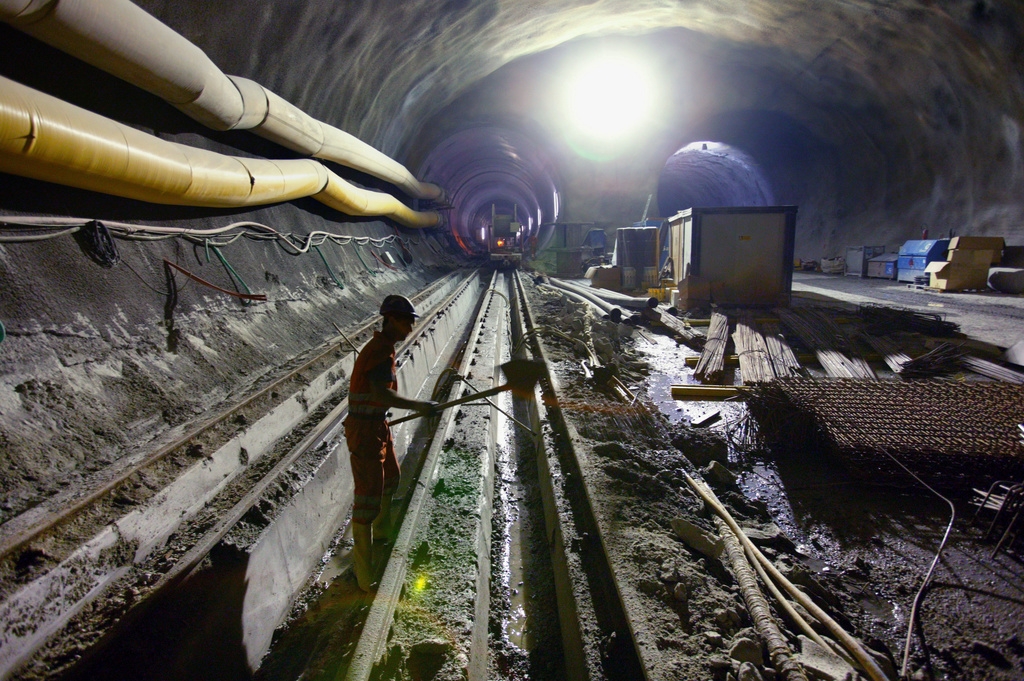 C'est la "Sonntagzeitung" qui a révélé cette affaire. Les faits se sont déroulés entre 2005 et 2009, lors de la construction du tunnel de base du Lötschberg.