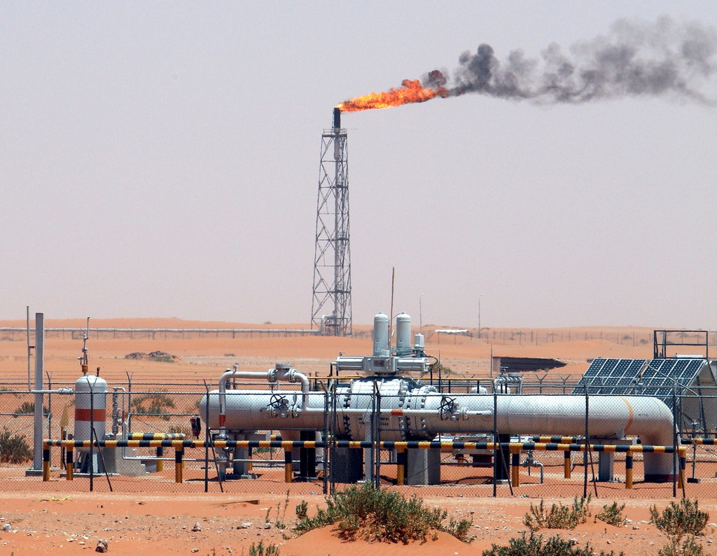 Dans le désert du champ pétrolier de Khurais, à environ 160 km  de Riyadh, Royaume d’Arabie Saoudite.