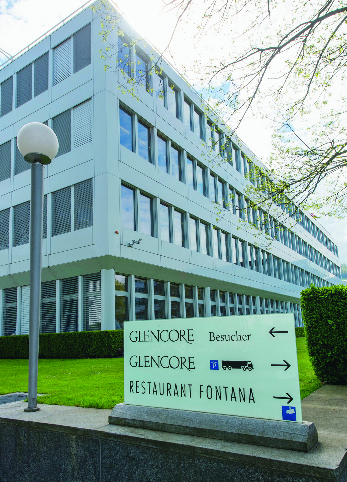 En Suisse, le taux d’imposition moyen des sociétés est de 15% et  le taux d’imposition le plus bas de 11,91%. Photo: siège de la multinationale Glencore à Baar, dans le canton de Zug.