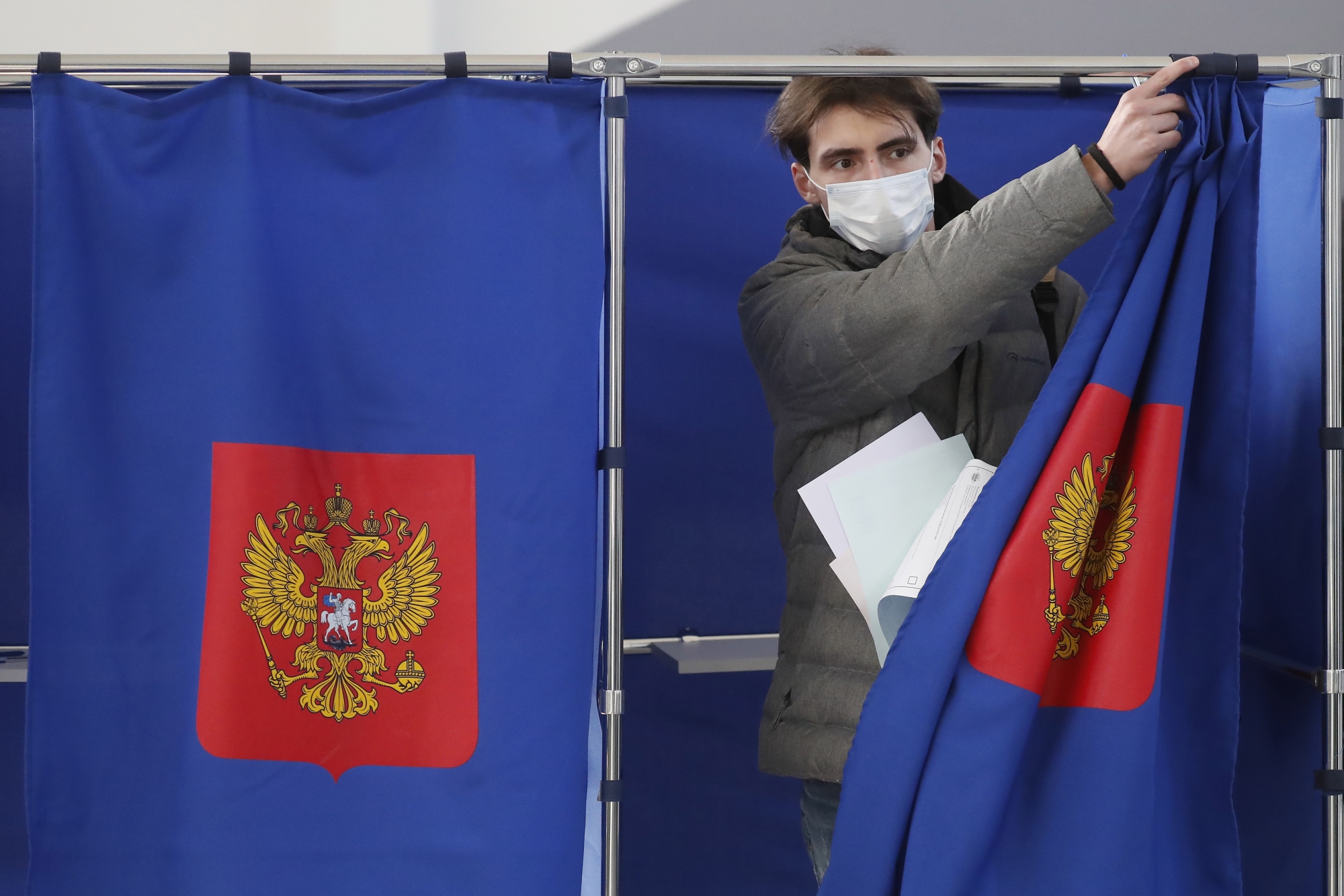 Peu avant la clôture du vote, la participation au scrutin russe s’établissait à 40%.