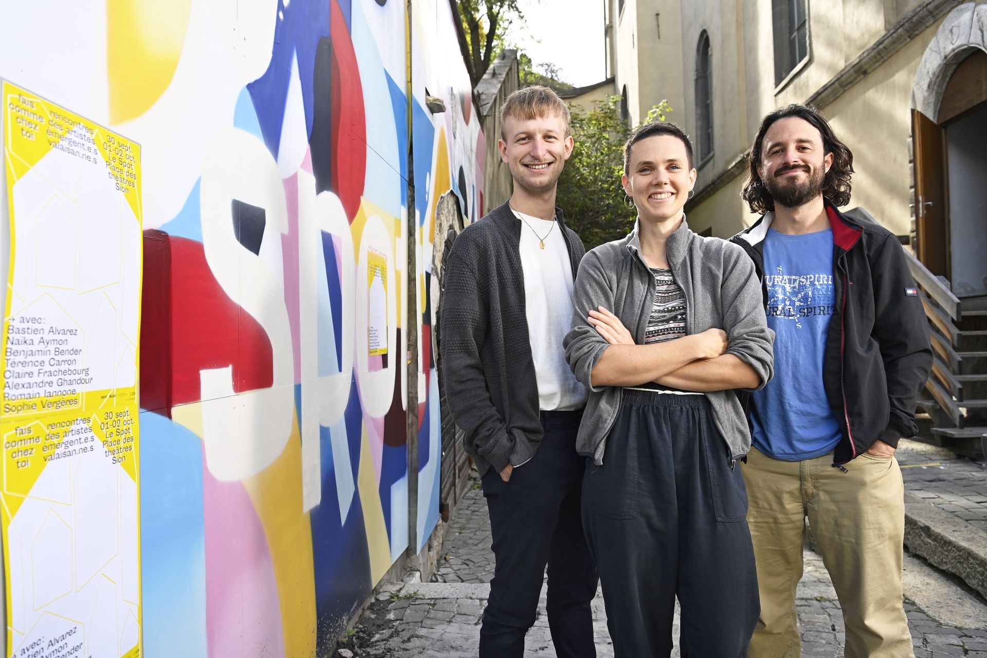 Benjamin Bender, Claire Frachebourg et Christophe Burgess, les trois jeunes artistes valaisans à la base du projet "Fais comme chez toi".