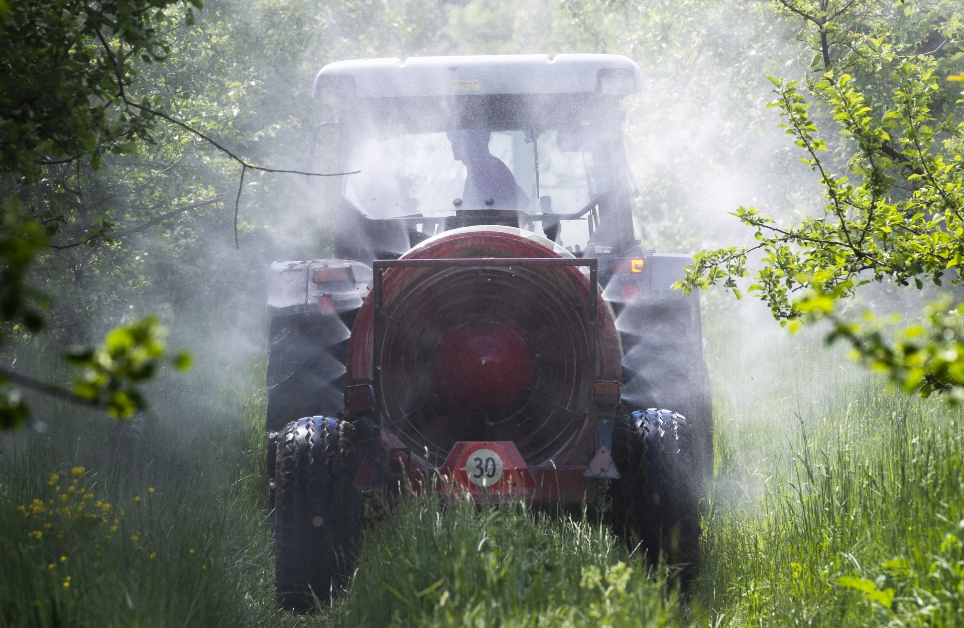 Epandage de pesticides à Bramois en mai dernier.