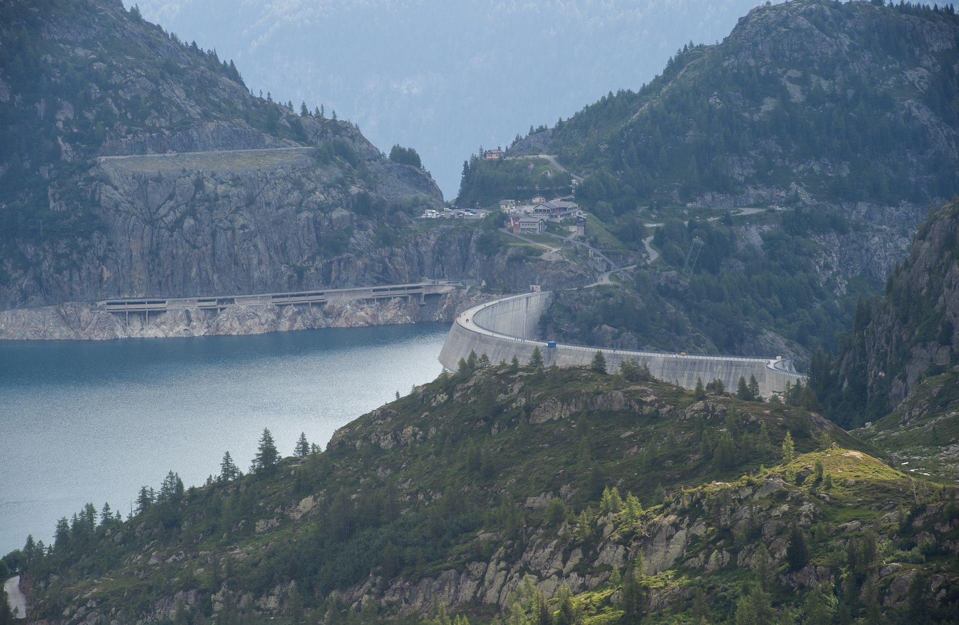 Les installations hydroélectriques, ici le barrage d’Emosson, rapportent des millions aux collectivités publiques.