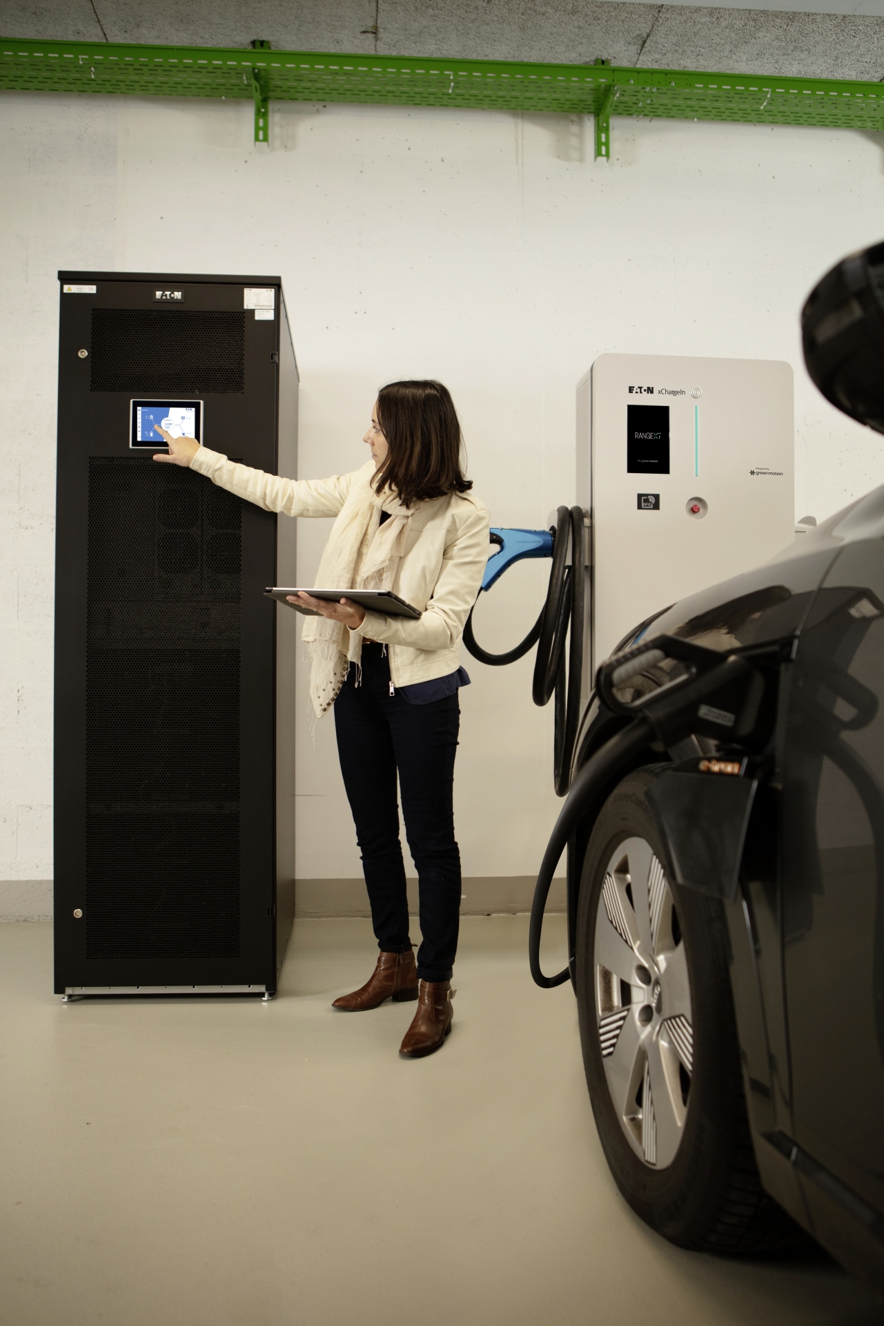 La demande d'installation de bornes suit celle des nouveaux véhicules électriques.