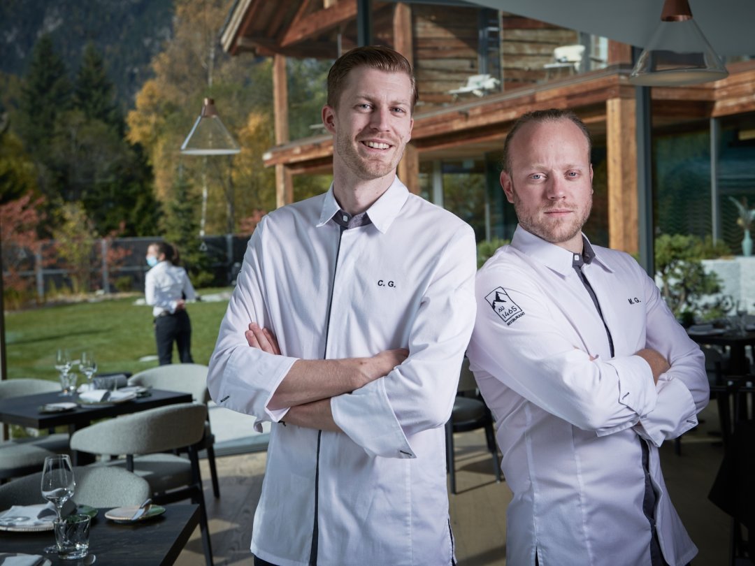 Maël Gross et Christophe Genetti, chefs au Club Alpin à Champex-Lac, sont auréolés du titre de Découverte romande de l'année par le Gault & Millau 2022.