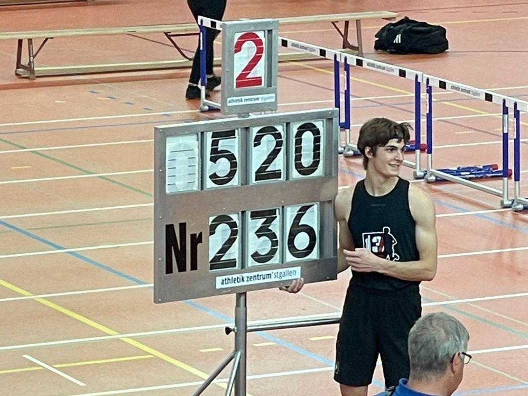Valentin Imsand a battu le record de Suisse U18 à la perche en indoor.