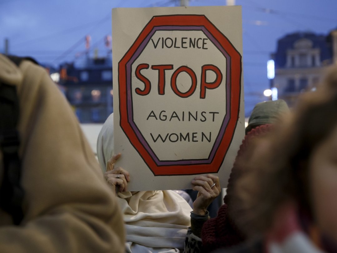 Une pancarte lors d'une manifestation contre les violences faites aux femmes à Genève.