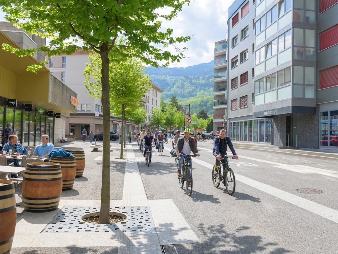 Dans les rues chablaisiennes, le peloton d'un jour ne passait pas inaperçu.