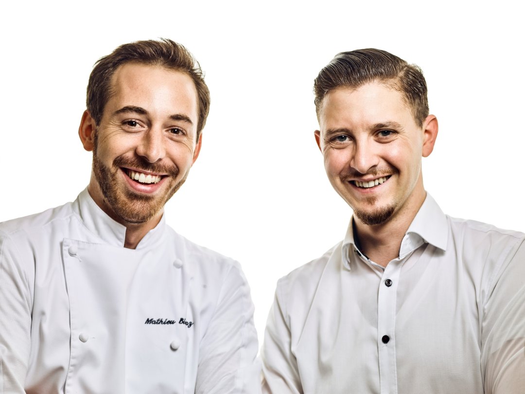 Mathieu Biolaz (à gauche) et Nelson Bonvin vont quitter leur restaurant de Martigny.