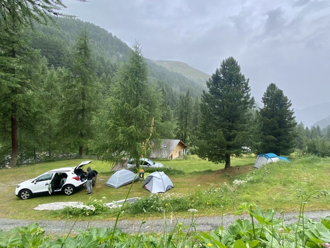 A une heure de Sion, le camping d'Arolla peut accueillir entre 150 et 200 personnes.