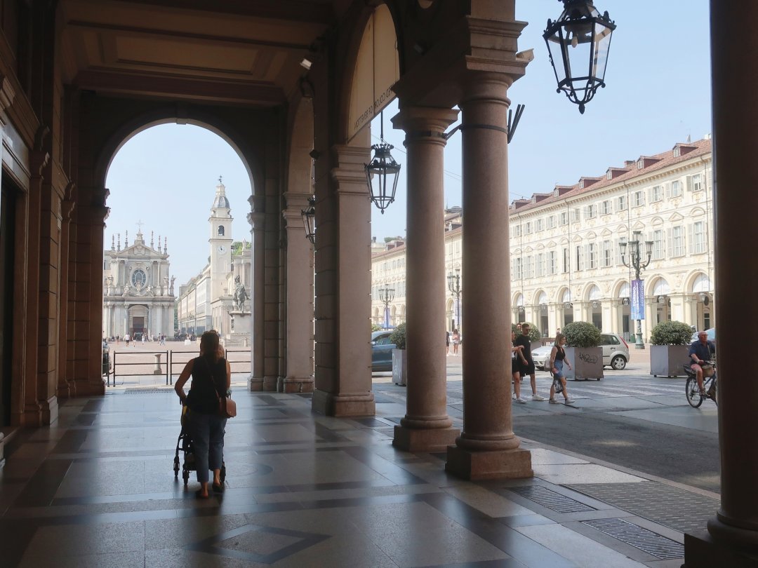 Arcades. Elles offrent une ombre bienvenue par temps caniculaire.