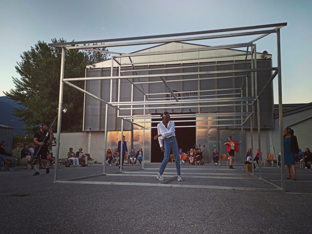 A Sierre, Alexandre Doublet a planté sa nouvelle création dans le parking du Théâtre Les Halles.