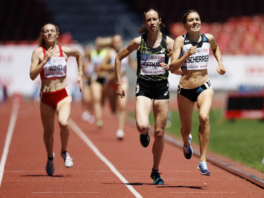 Lore Hoffmann (au centre) n'a couru que deux 800 mètres cette saison mais elle sait ce qu'elle devait travailler en prévision des Mondiaux.