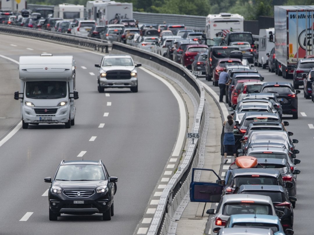 Les voitures étaient bloquées samedi matin sur une longueur d'environ onze kilomètres en direction du sud (archives).