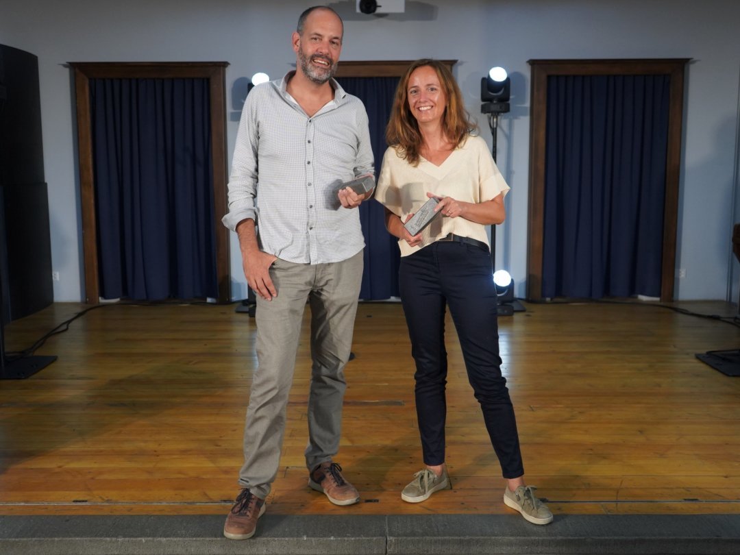 Sébastien Demont et Cécile Münch-Alligné ont reçu leur distinction vendredi, au Swiss Digital Center de Sierre.