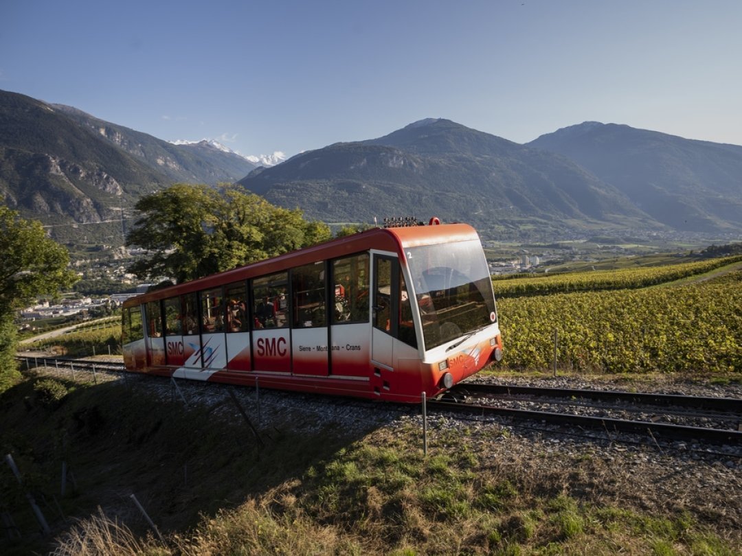 Le funiculaire Sierre-Montana avait été mis à l'arrêt en mars dernier pour permettre la rénovation totale de l'installation. Celle-ci reprendra du service le 11 décembre.