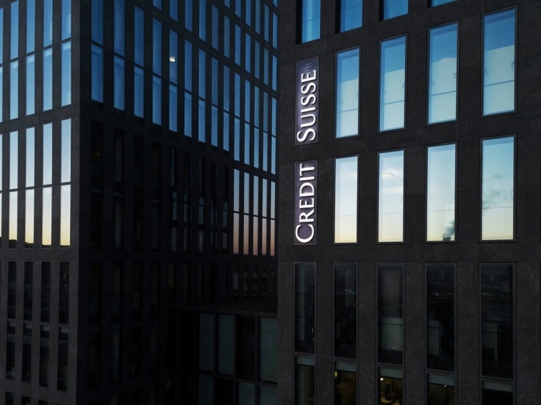 L'action Credit Suisse (ici un bâtiment de la banque à Zurich-Oerlikon) n'en finit plus d'aligner les records négatifs (illustration).