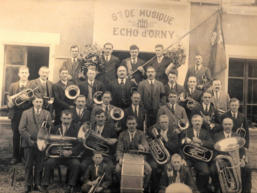 Fondées le même jour, les deux fanfares d'Orsières – l'Echo d'Orny en 1939 sur cette photo – organisent ensemble leur centenaire.