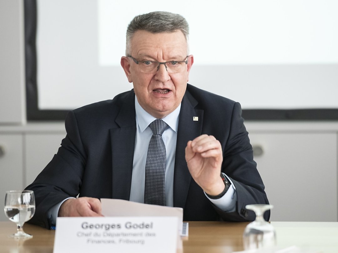 Selon le Ministère public, l'ancien conseiller d'Etat fribourgeois Georges Godel s'est rendu coupable de violation du secret de fonction à plusieurs reprises (archives).