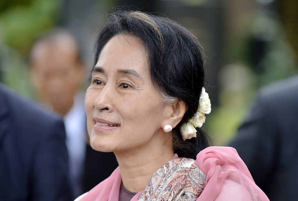 Aung San Suu Kyi a rencontré le dalaï-lama, chef spirituel des Tibétains.